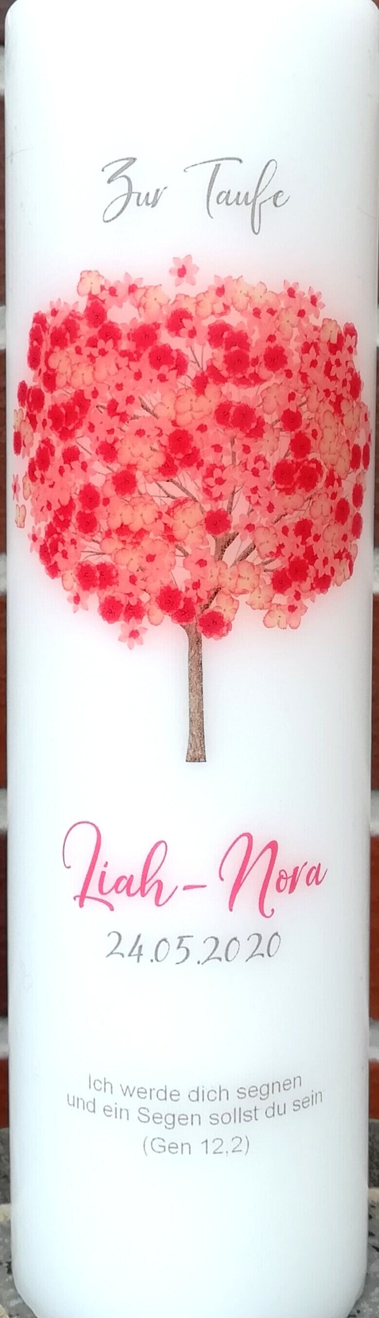 Taufkerze personalisiert mit Namen Datum und Taufspruch "Baum rot", Junge/ Mädchen