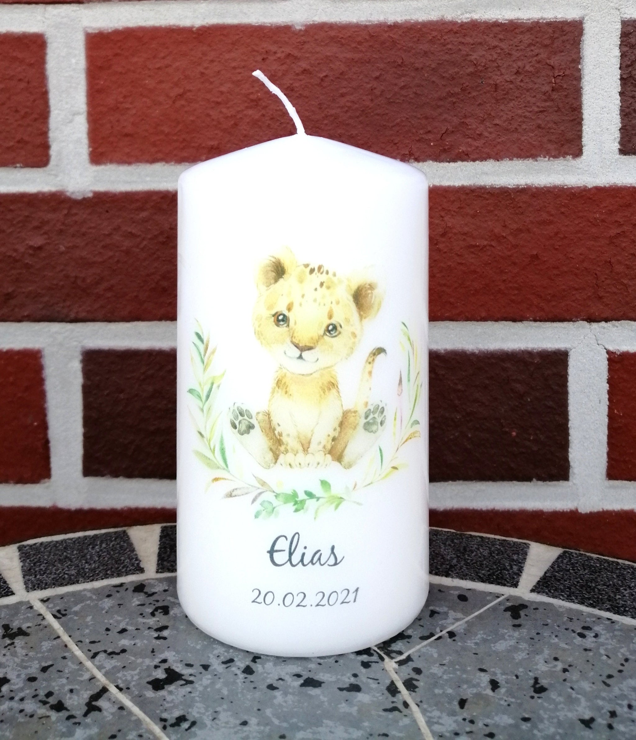 Geburtstagskerze/ Geburtskerze personalisiert mit Namen und Geburtsdatum " Löwe" / Geburt/ Taufe/ Geburtstag