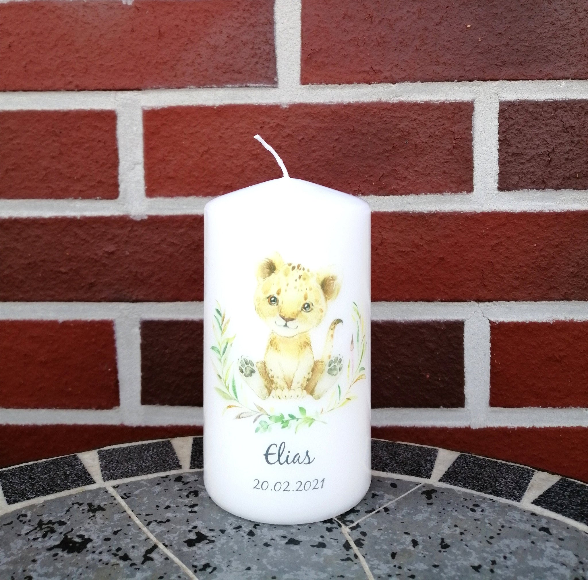 Geburtstagskerze/ Geburtskerze personalisiert mit Namen und Geburtsdatum " Löwe" / Geburt/ Taufe/ Geburtstag