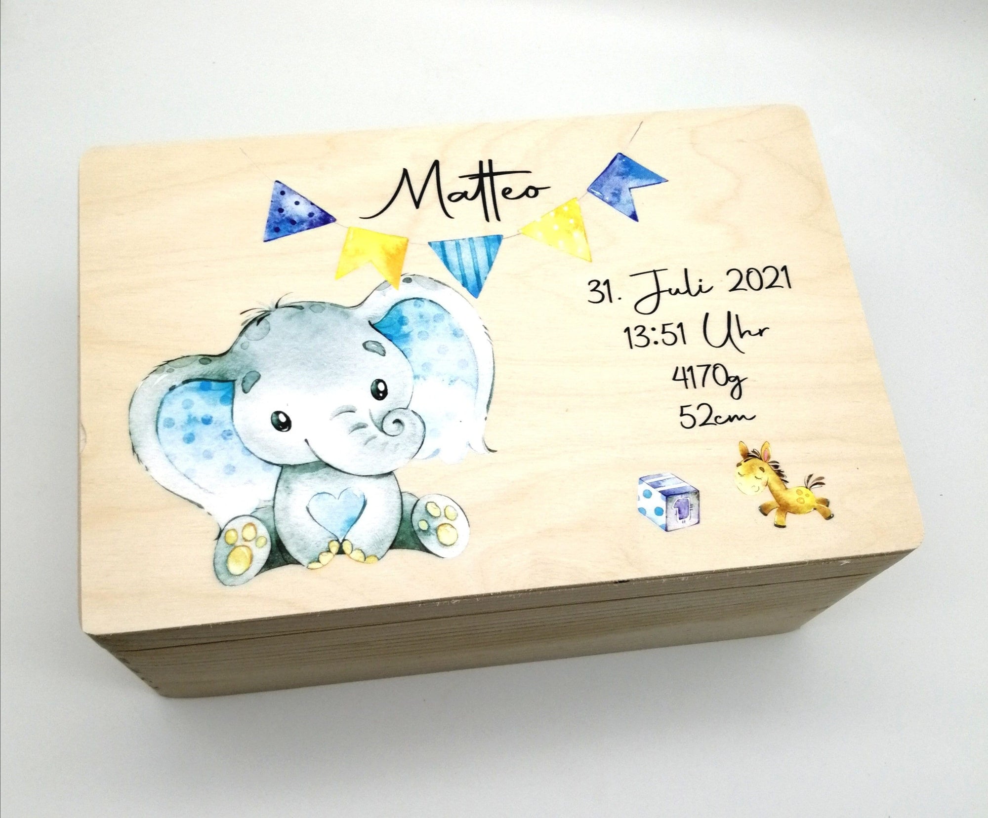 Erinnerungskiste Baby mit Namen "Elefant Wimpelkette" Geburtsdatum Erinnerungsbox für Kinder