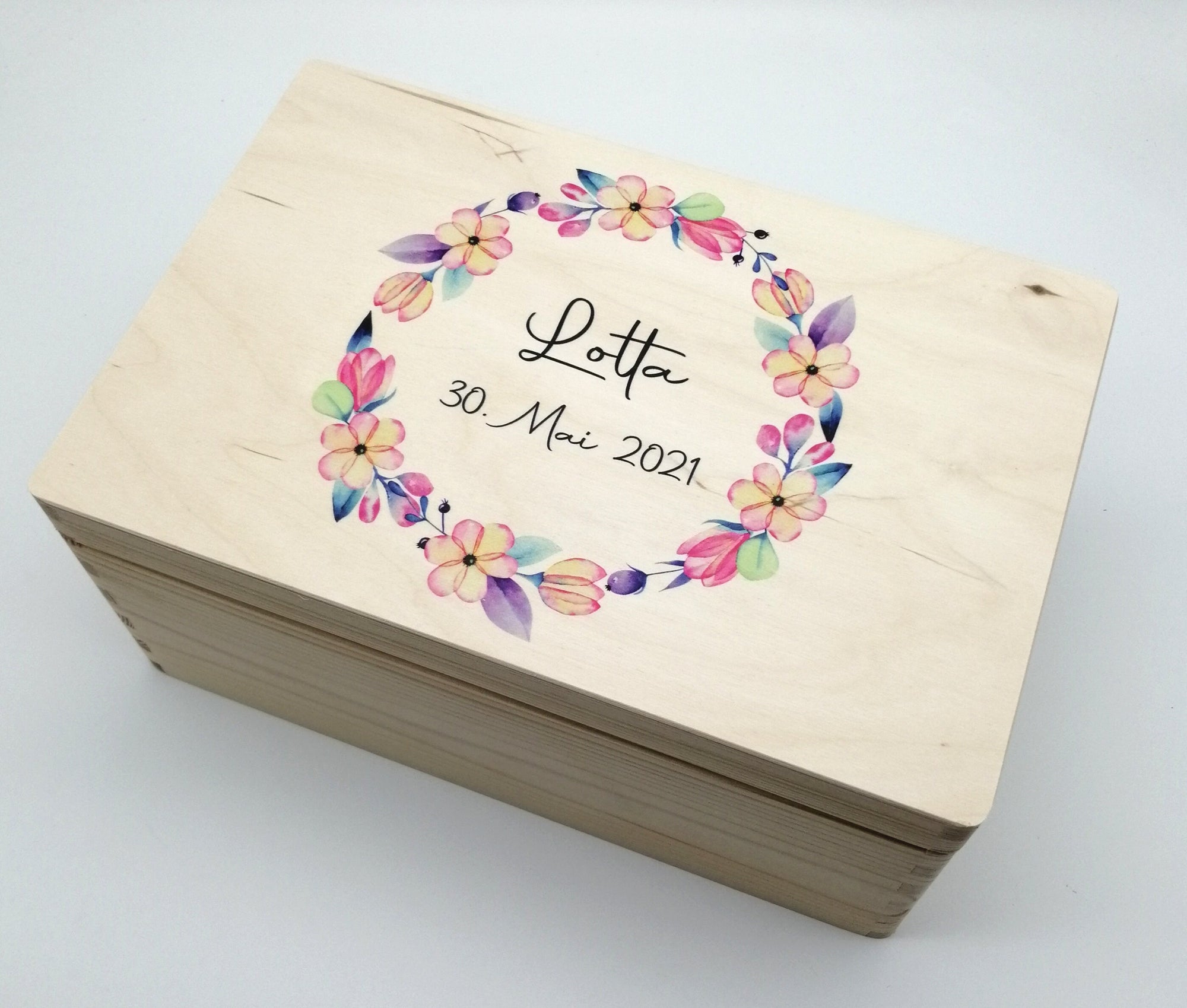 Erinnerungskiste Baby mit Namen "Blumenkranz" Geburtsdatum Erinnerungsbox für Kinder