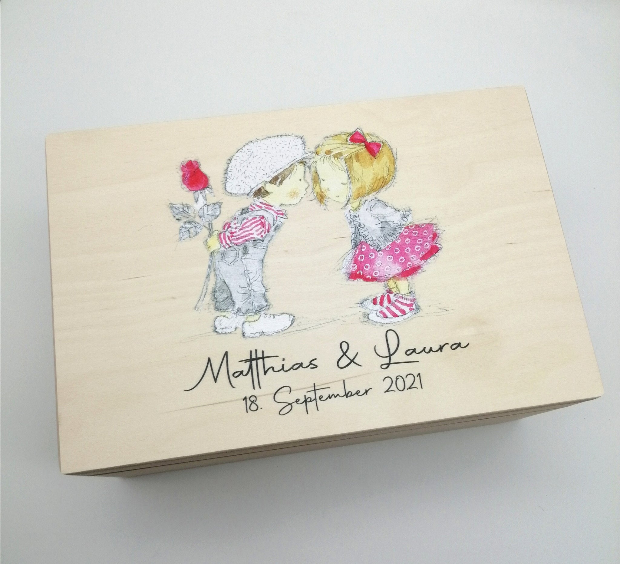 Erinnerungskiste Hochzeit mit Namen "Mädchen und Junge" Hochzeitsdatum Erinnerungsbox zur Trauung
