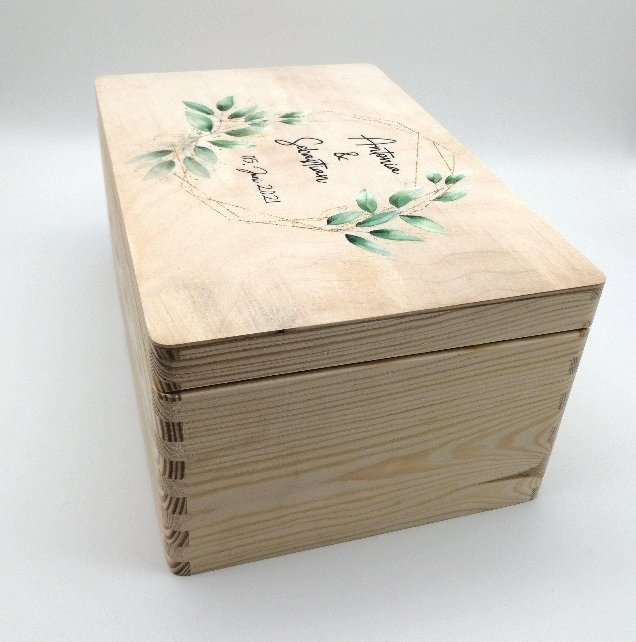 Erinnerungskiste Hochzeit mit Namen "Rahmen Blätter" Hochzeitsdatum Erinnerungsbox zur Trauung Geschenk zur Hochzeit personalisierte Holzbox