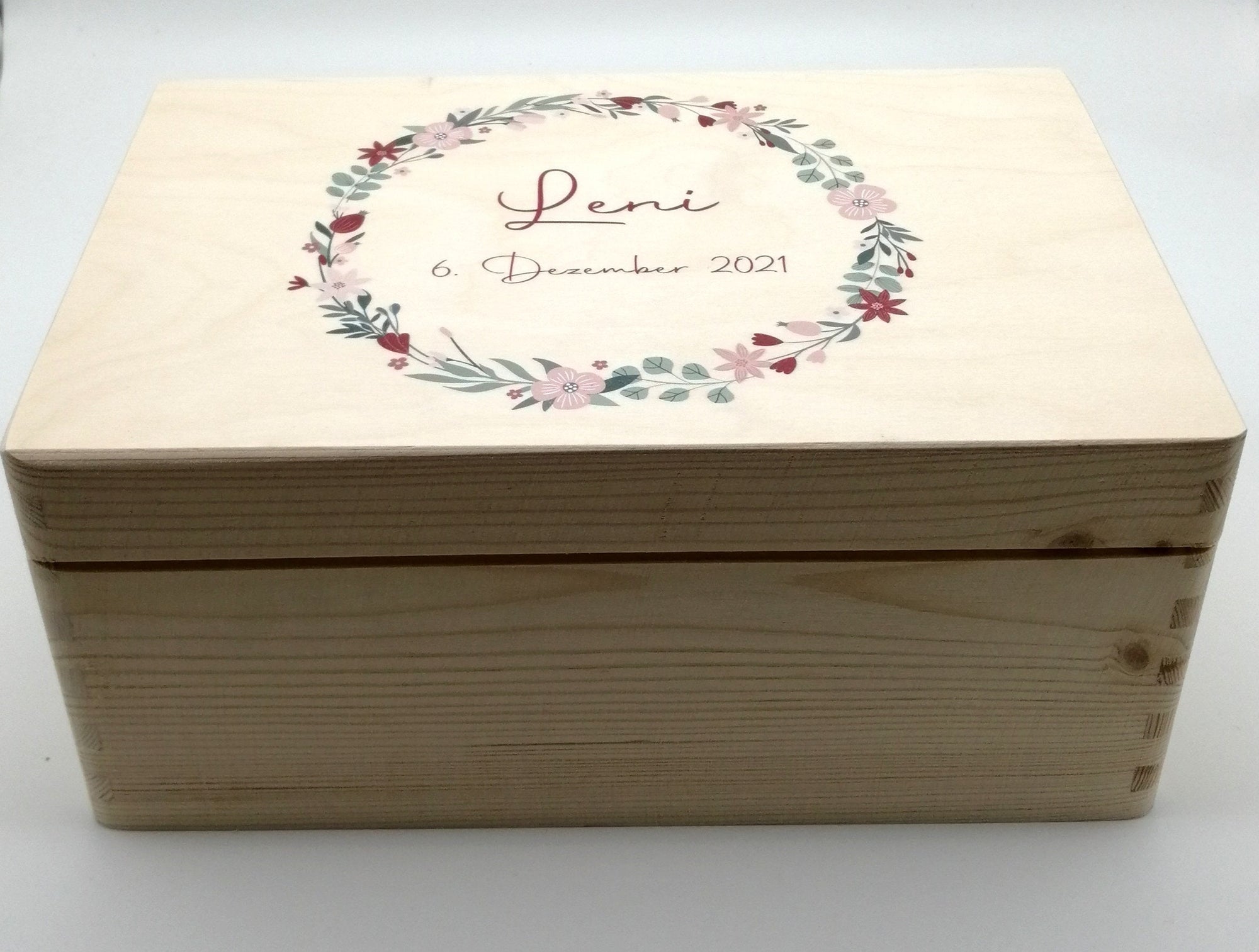 Erinnerungskiste Baby mit Namen "Blumenkranz 3" Geburtsdatum Erinnerungsbox für Kinder, Erinnerungskiste Geburt, personalisierte Holzkiste