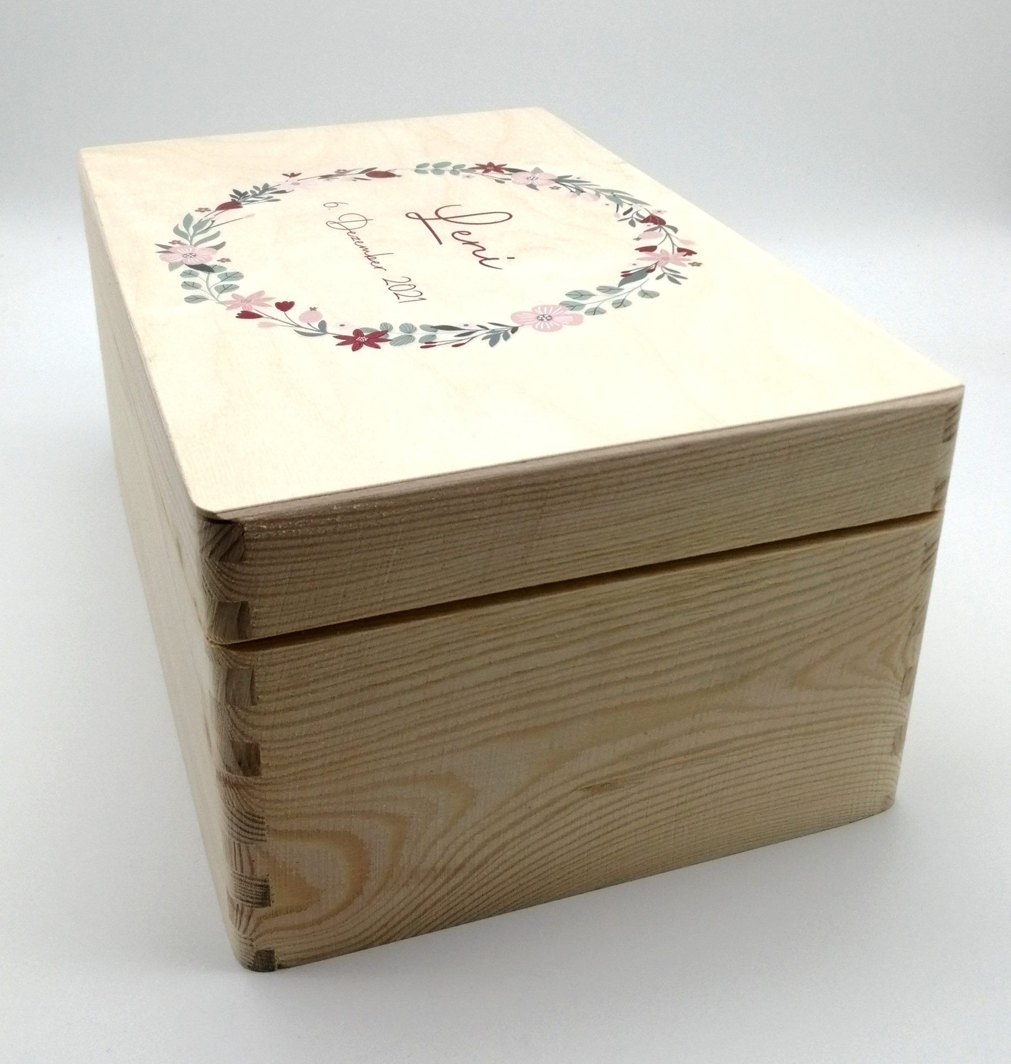 Erinnerungskiste Baby mit Namen "Blumenkranz 3" Geburtsdatum Erinnerungsbox für Kinder, Erinnerungskiste Geburt, personalisierte Holzkiste