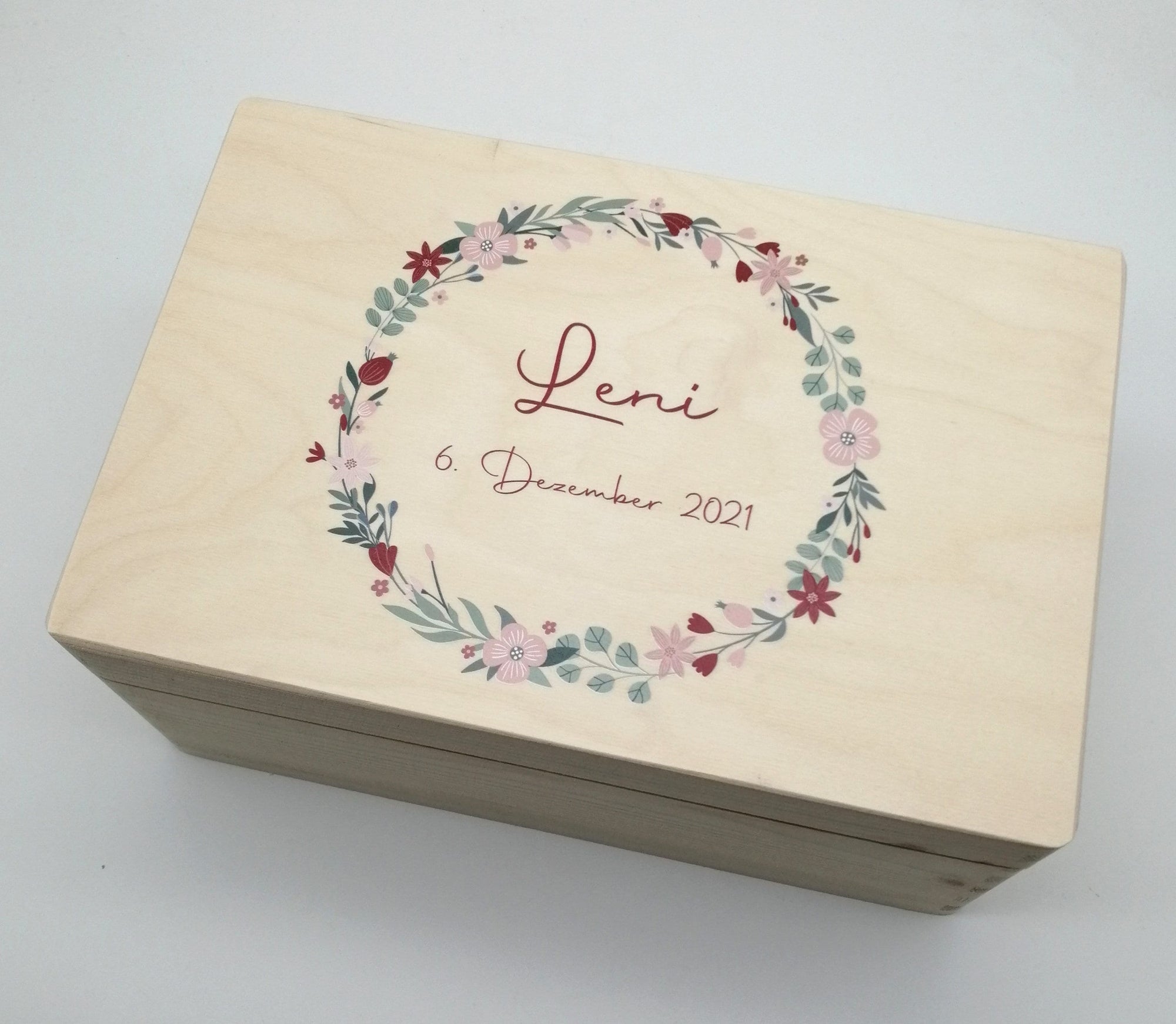 Erinnerungskiste Baby mit Namen "Blumenkranz 3" Geburtsdatum Erinnerungsbox für Kinder, Erinnerungskiste Geburt, personalisierte Holzkiste