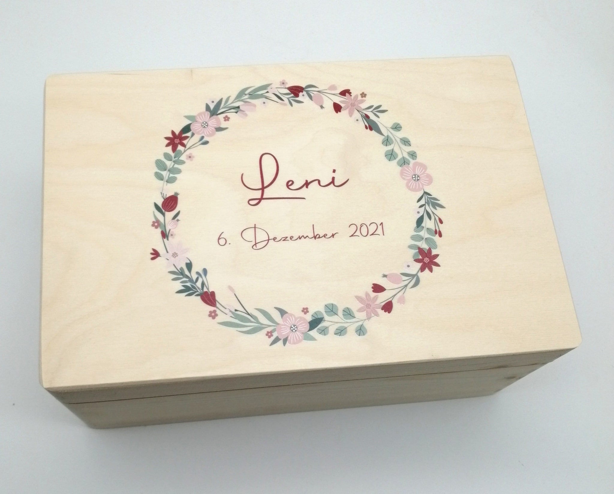 Erinnerungskiste Baby mit Namen "Blumenkranz 3" Geburtsdatum Erinnerungsbox für Kinder, Erinnerungskiste Geburt, personalisierte Holzkiste