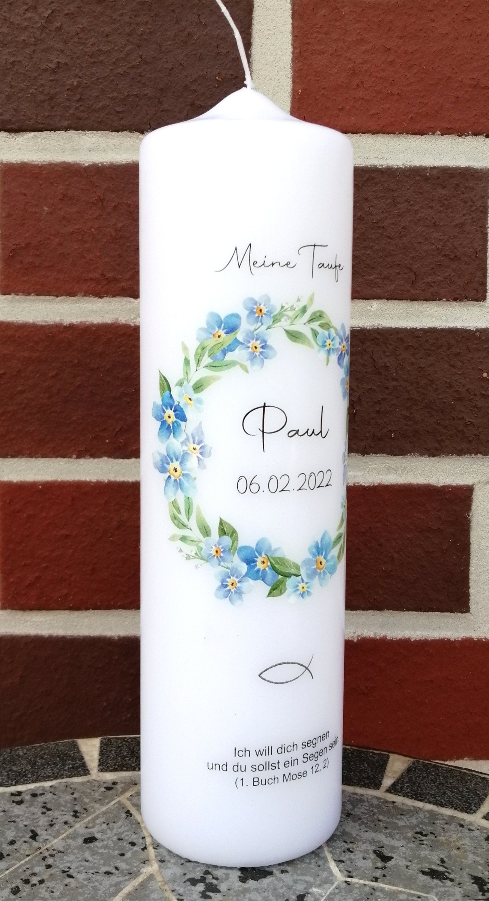 Taufkerze personalisiert mit Namen Datum und Taufspruch "Blumenkranz blau", Junge/ Mädchen