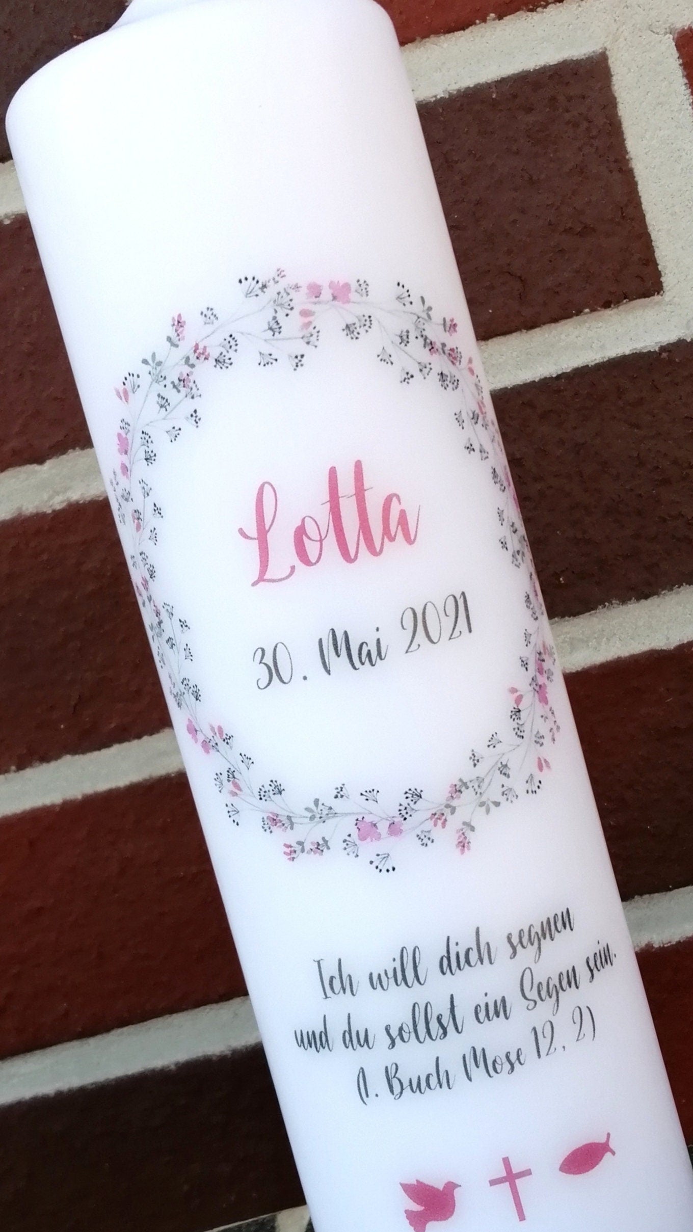 Taufkerze personalisiert mit Namen Datum und Taufspruch "Blumenkranz 7", Junge/ Mädchen