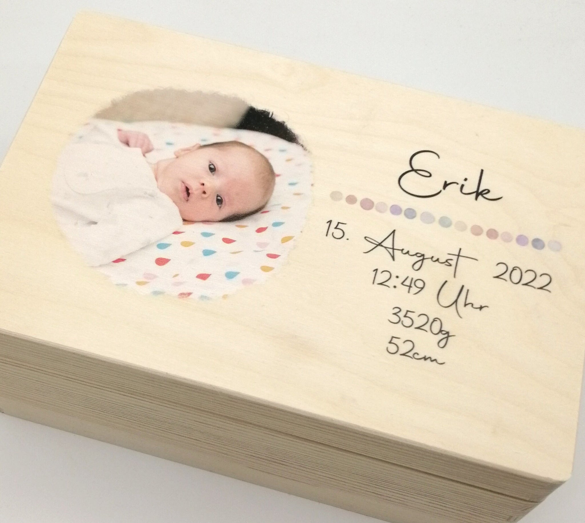 Foto Erinnerungskiste Baby mit Namen "Punkte" Geburtsdatum Erinnerungsbox für Kinder