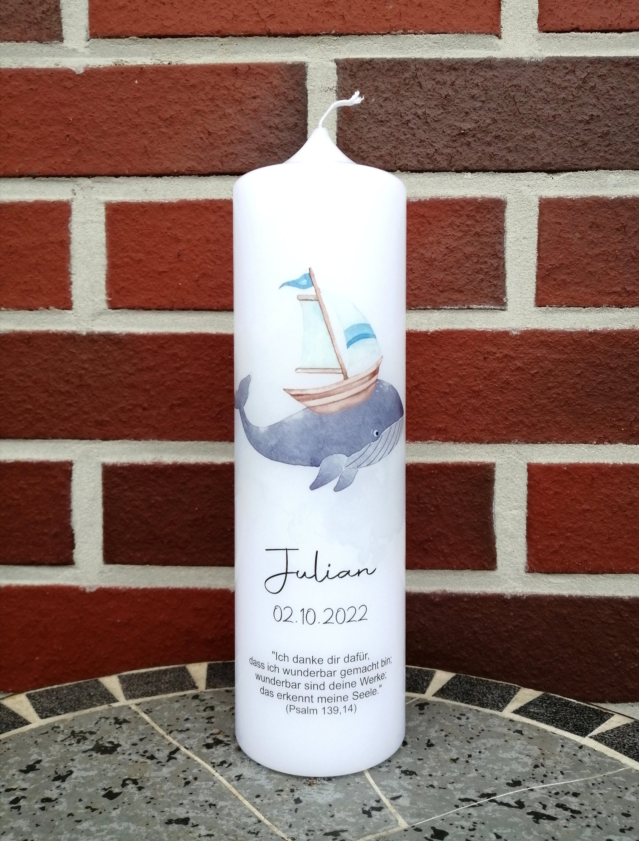 Taufkerze personalisiert mit Namen Datum und Taufspruch "Wal Boot", Junge/ Mädchen