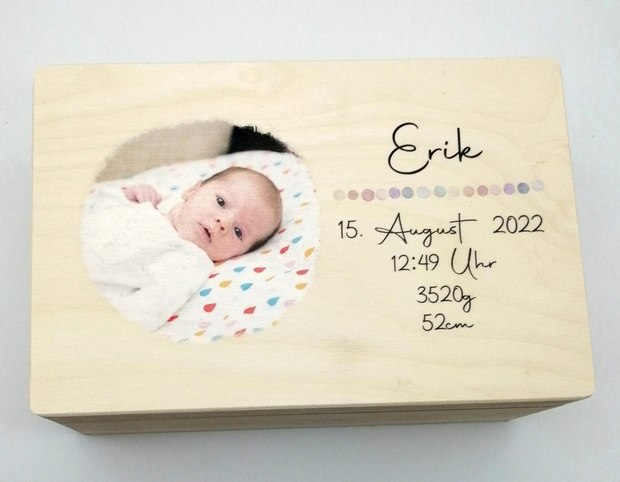 Foto Erinnerungskiste Baby mit Namen "Punkte" Geburtsdatum Erinnerungsbox für Kinder