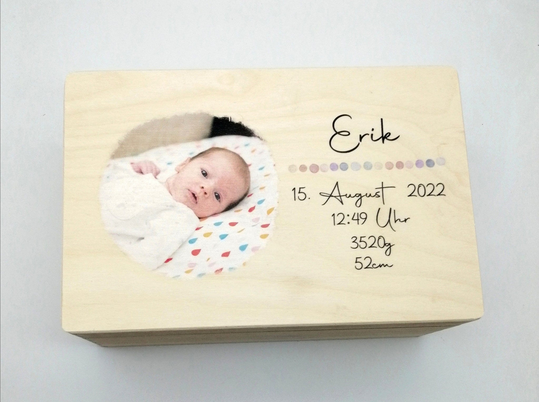 Foto Erinnerungskiste Baby mit Namen "Punkte" Geburtsdatum Erinnerungsbox für Kinder
