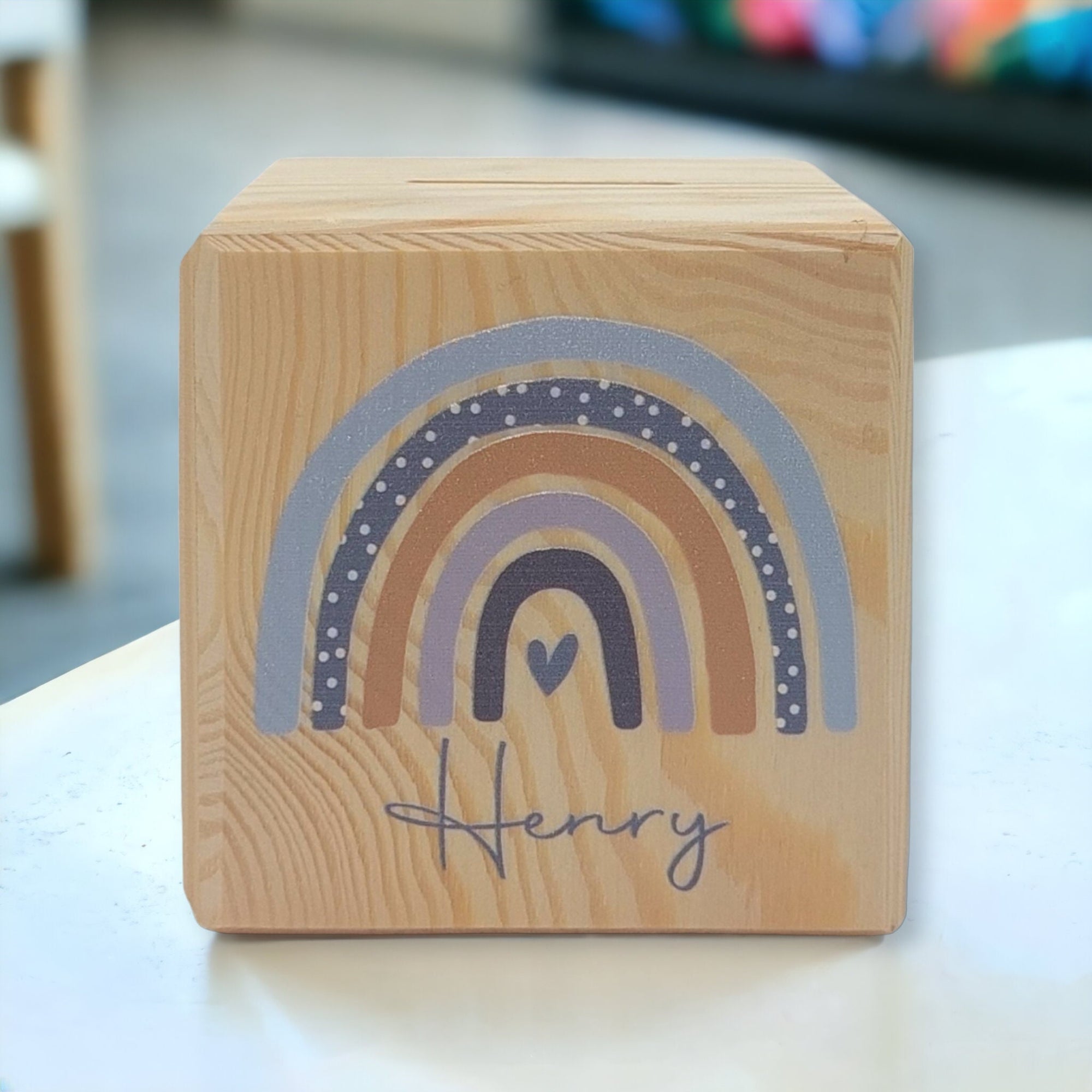 Holzspardose "Regenbogen Punkte" personalisiert mit Namen
