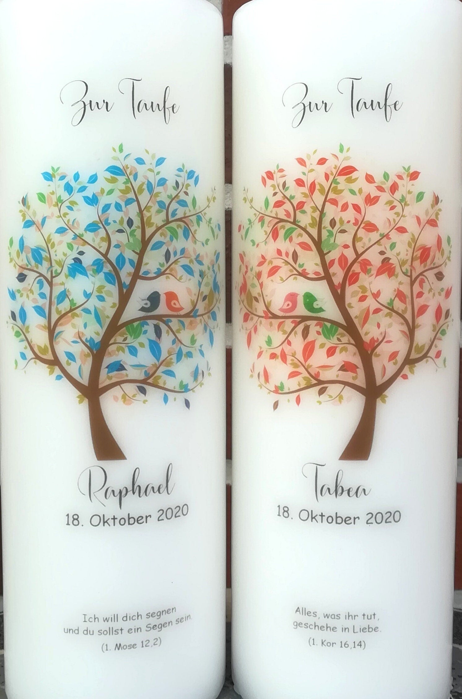 Taufkerzen für Zwillinge personalisiert mit Namen Datum und Taufspruch "Baum", Junge/ Mädchen/