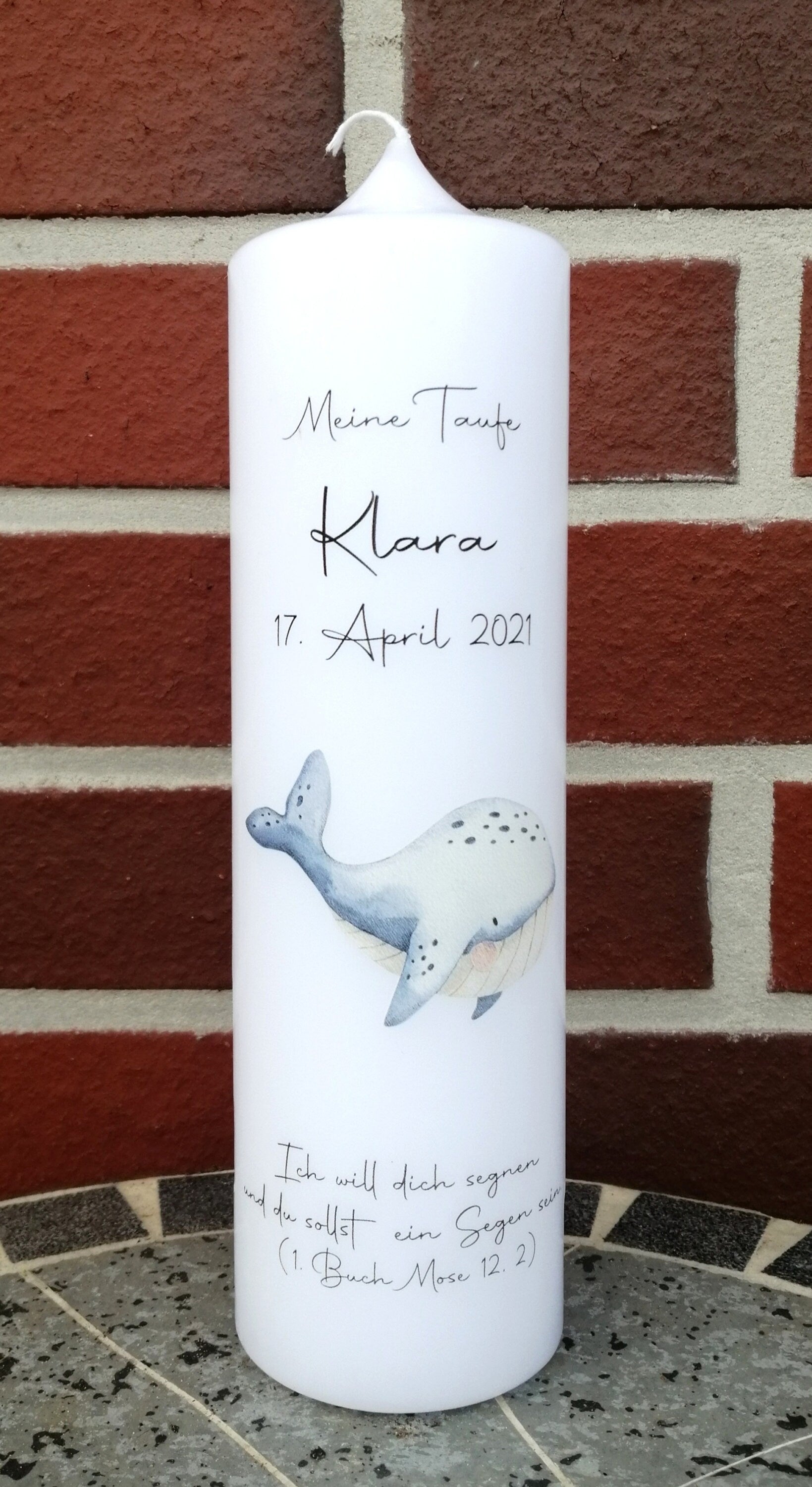 Taufkerze personalisiert mit Namen Datum und Taufspruch "Wal 5", Junge/ Mädchen