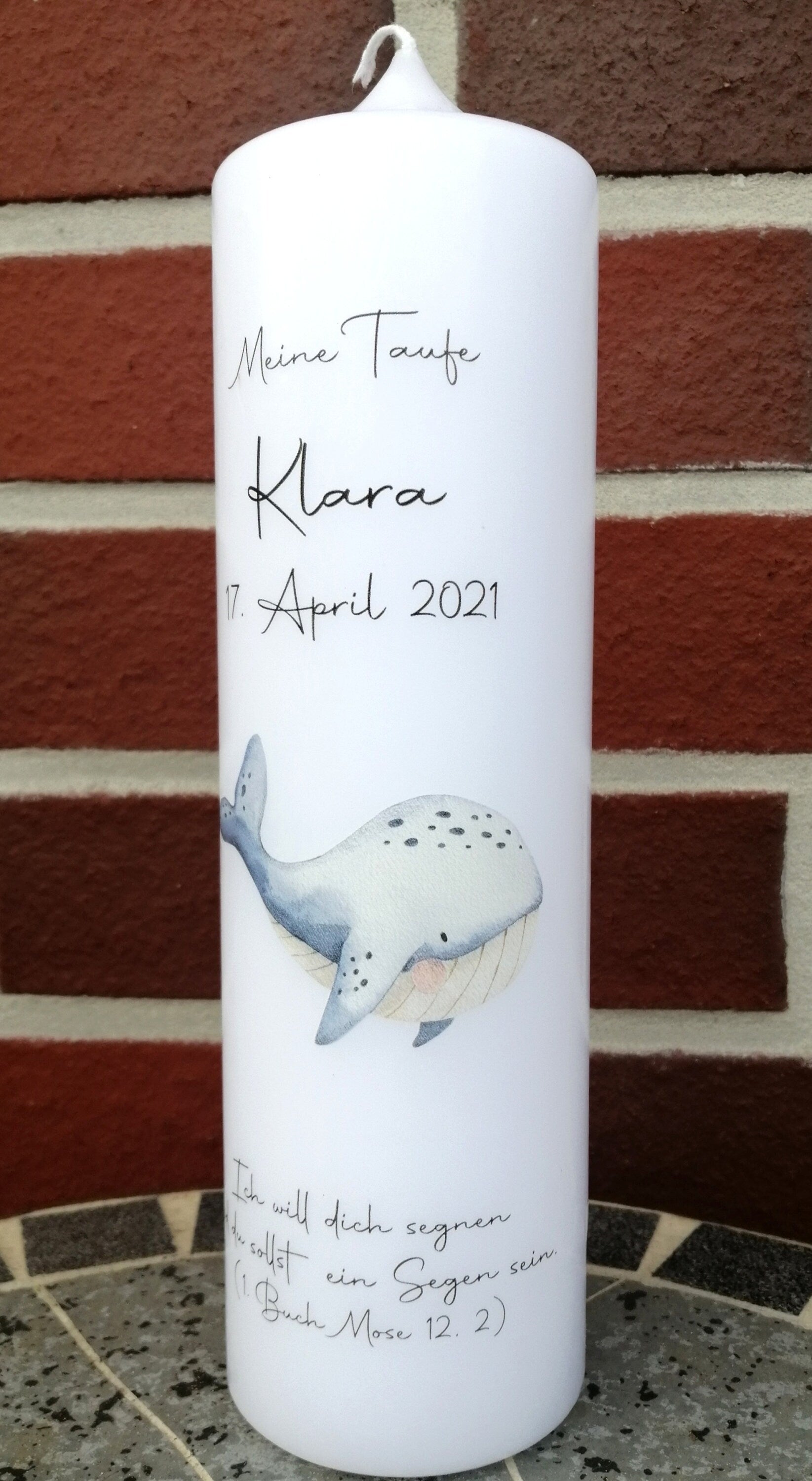 Taufkerze personalisiert mit Namen Datum und Taufspruch "Wal 5", Junge/ Mädchen