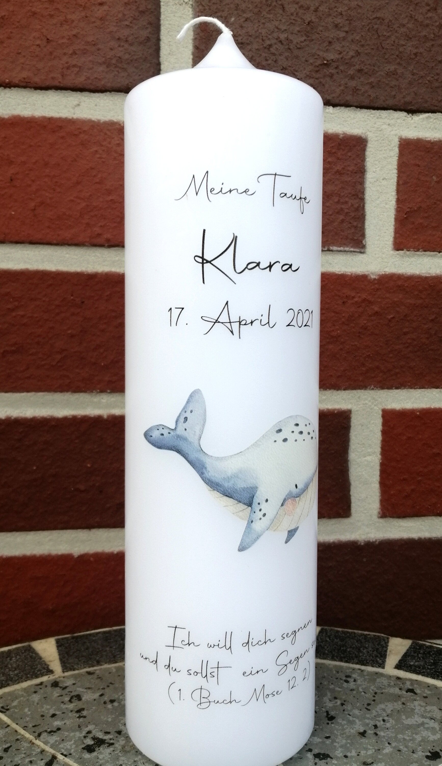 Taufkerze personalisiert mit Namen Datum und Taufspruch "Wal 5", Junge/ Mädchen